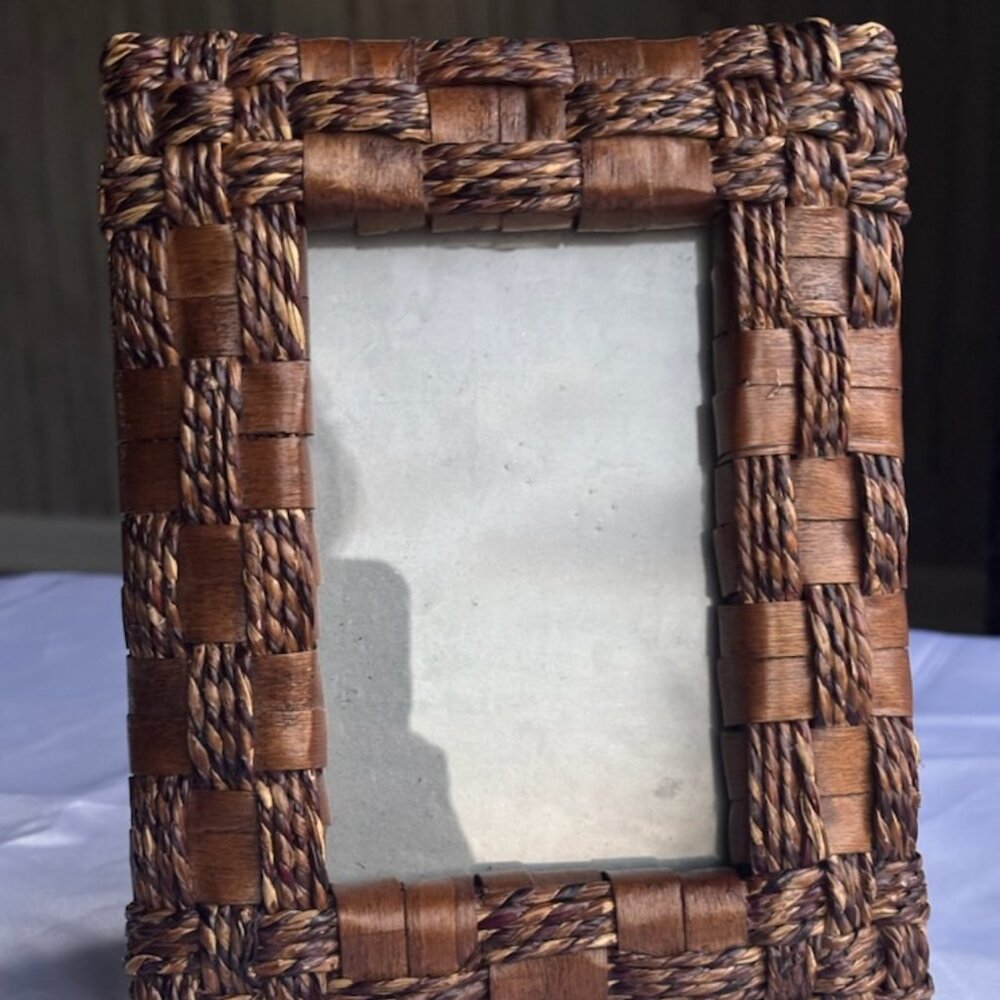 4 x 6 Brown Wicker Picture Frame
